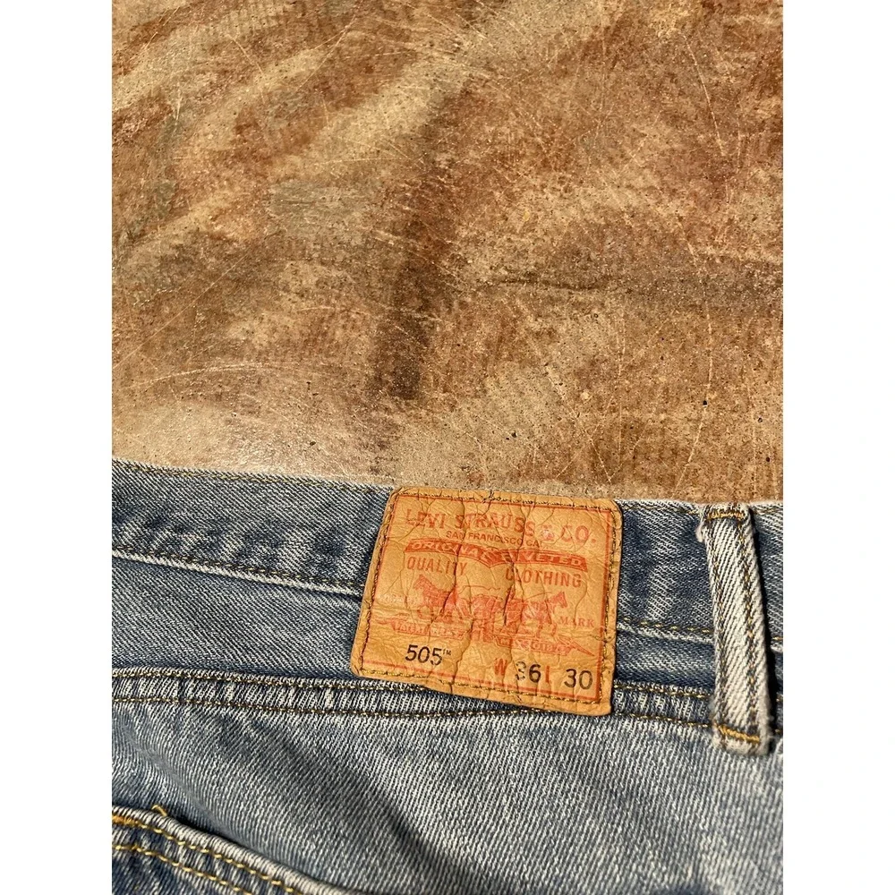 Vintage Levi's 505 Regular Fit Distressed Faded‎ Blue Denim Jeans 36W x 30L *